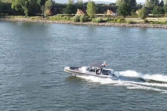 Axopar 28 T-Top - Modelljahr 2018 auf dem Rhein