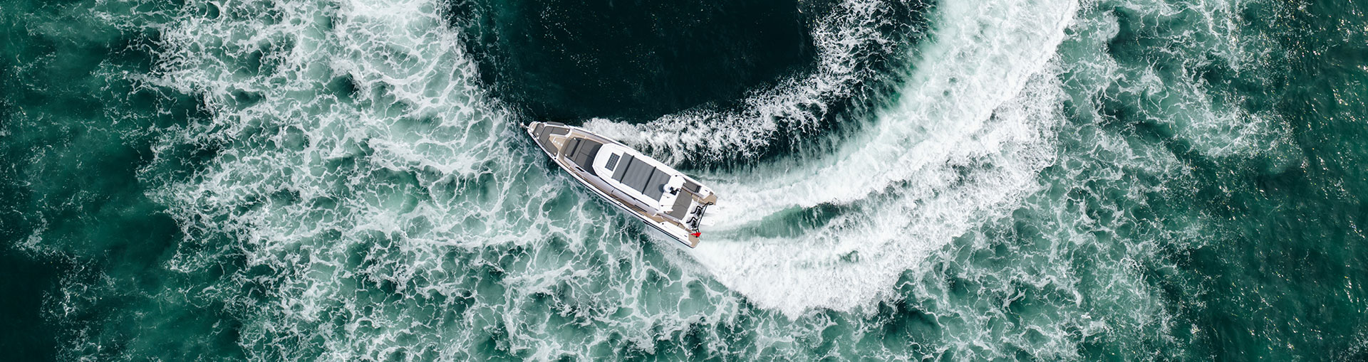 Axopar 38 Cross Cabin